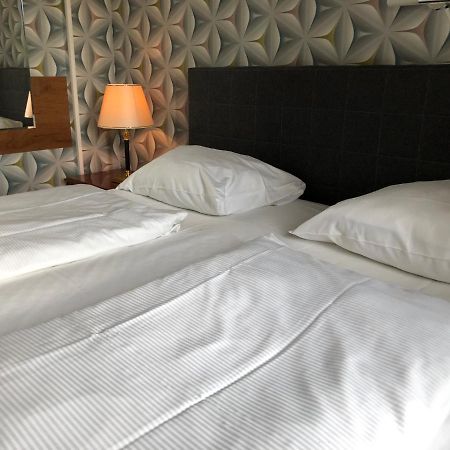 Hotel Moji Koeln Luaran gambar