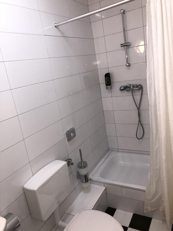 Hotel Moji Koeln Luaran gambar