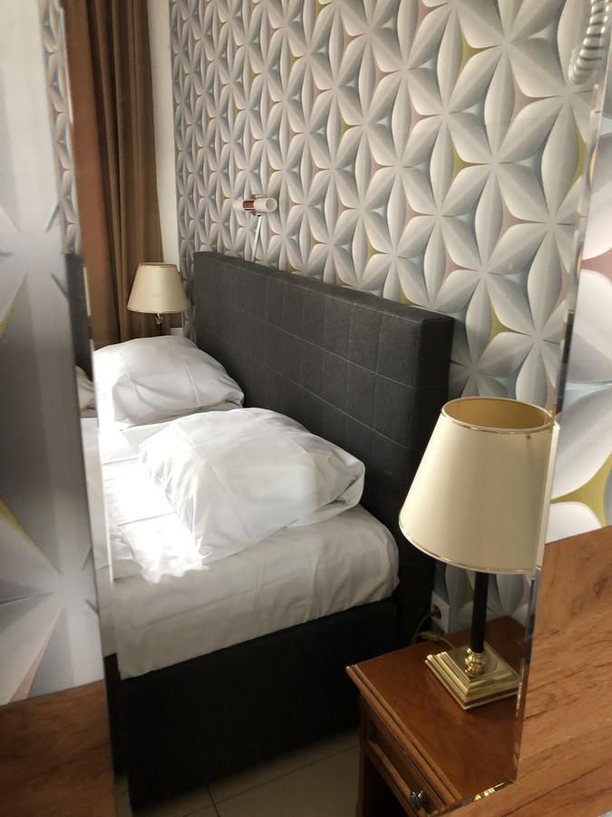 Hotel Moji Koeln Luaran gambar